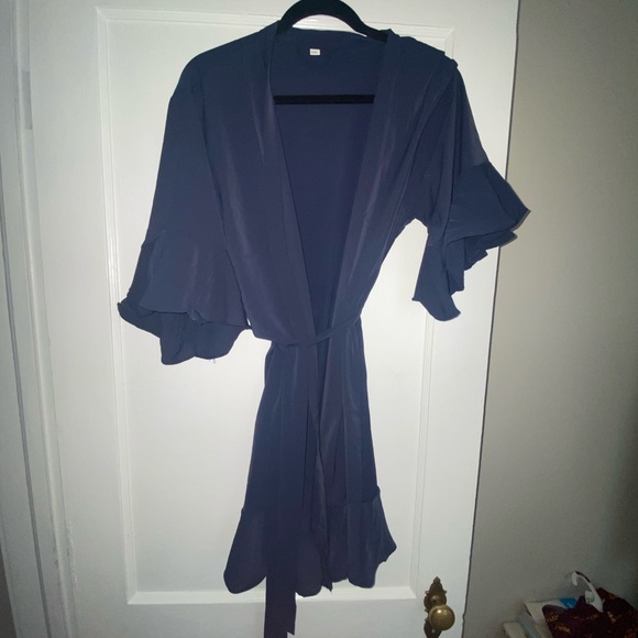 Ruffle robe - Picture 1 of 2